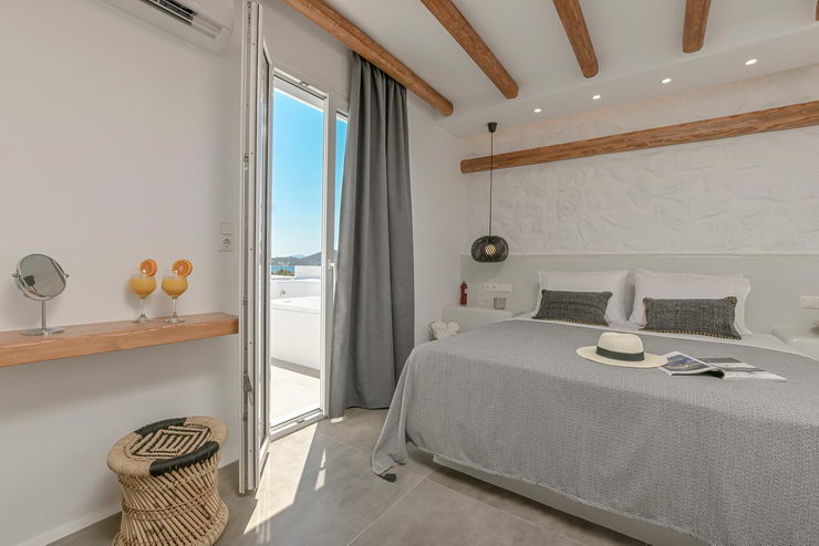 Deluxe Suite with Sea View & Hot Tub