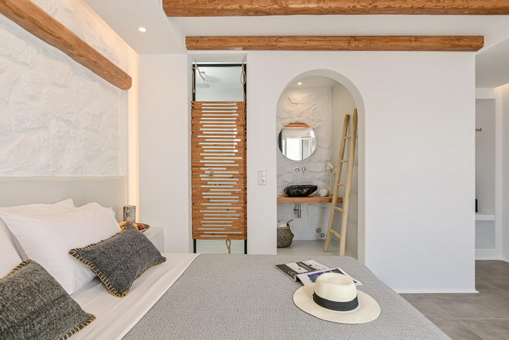 Deluxe Suite with Sea View & Hot Tub