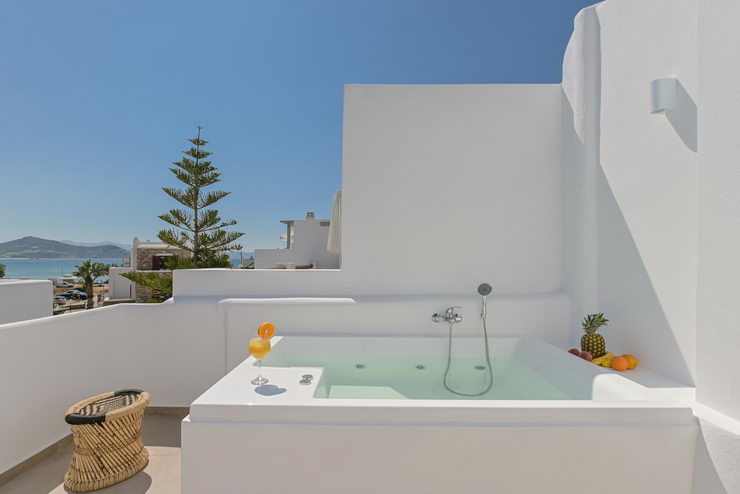 Deluxe Suite with Sea View & Hot Tub