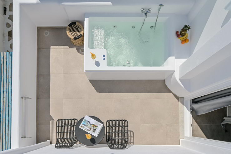 Deluxe Suite with Sea View & Hot Tub